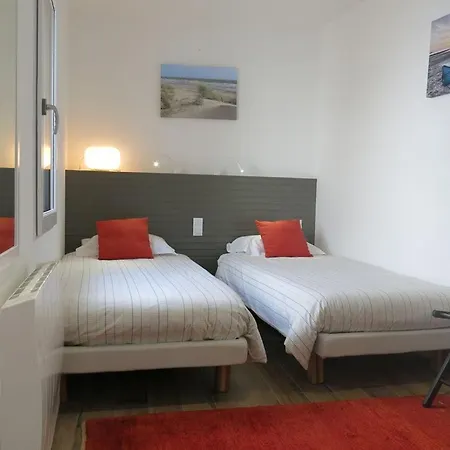 Tulipe Maison Hyper Centre 3pers Et Sa Cour Au Calme Avec Wifi 圣吉尔-克鲁瓦德维